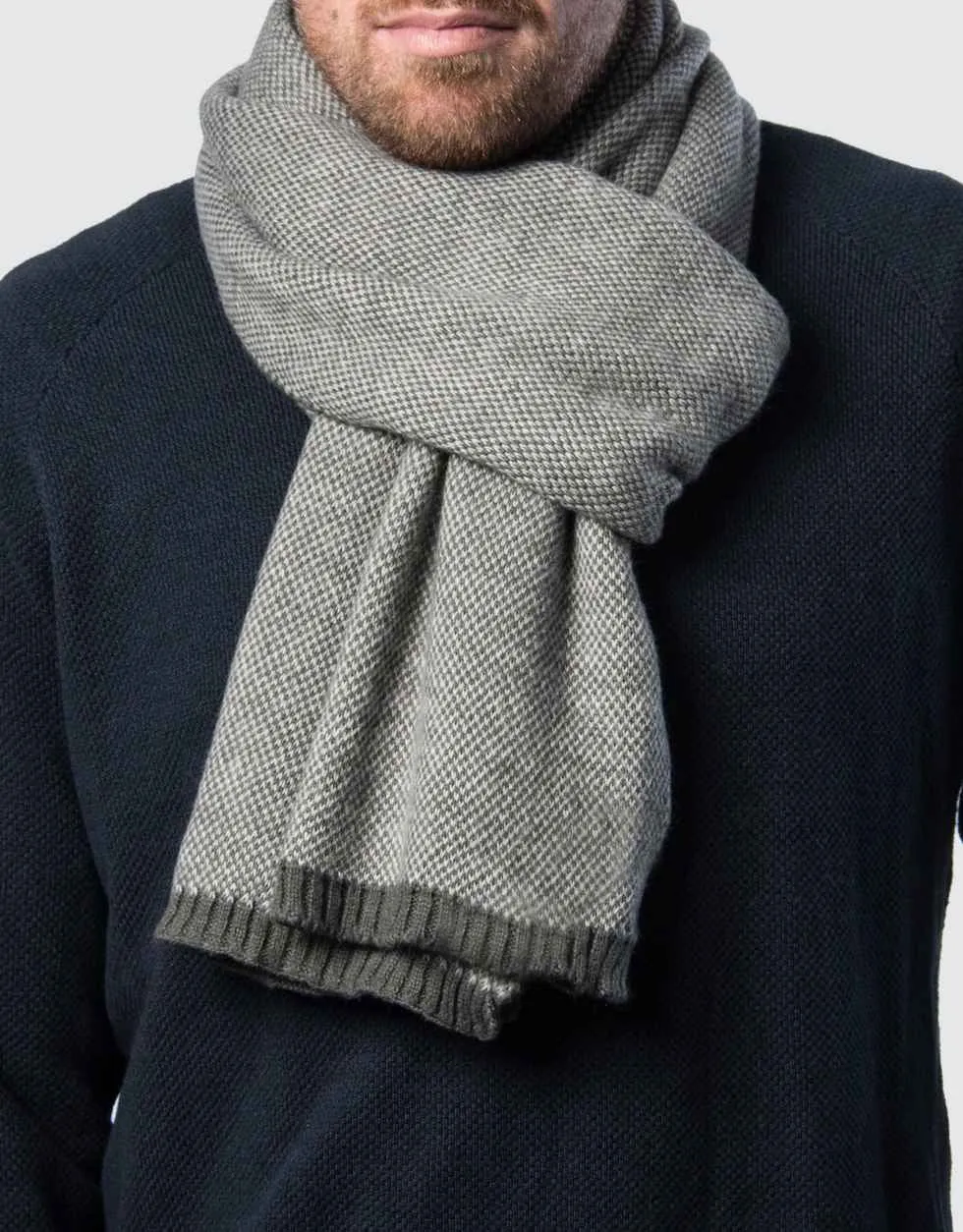 Aristocractic Fashionable Winter Scarf