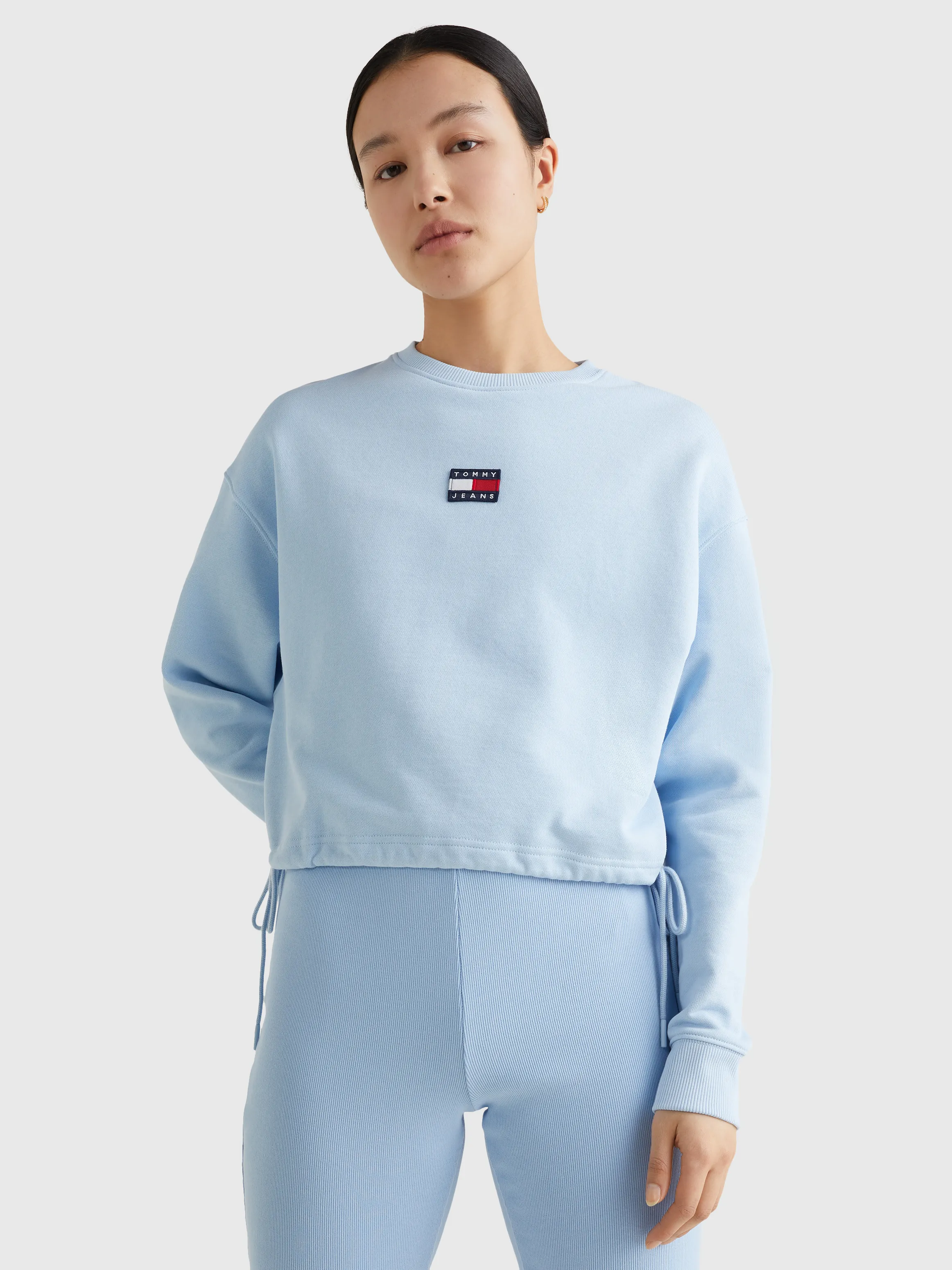 Badge Cropped Drawstring Sweatshirt | Sweatshirts & Hoodies | Tommy Jeans