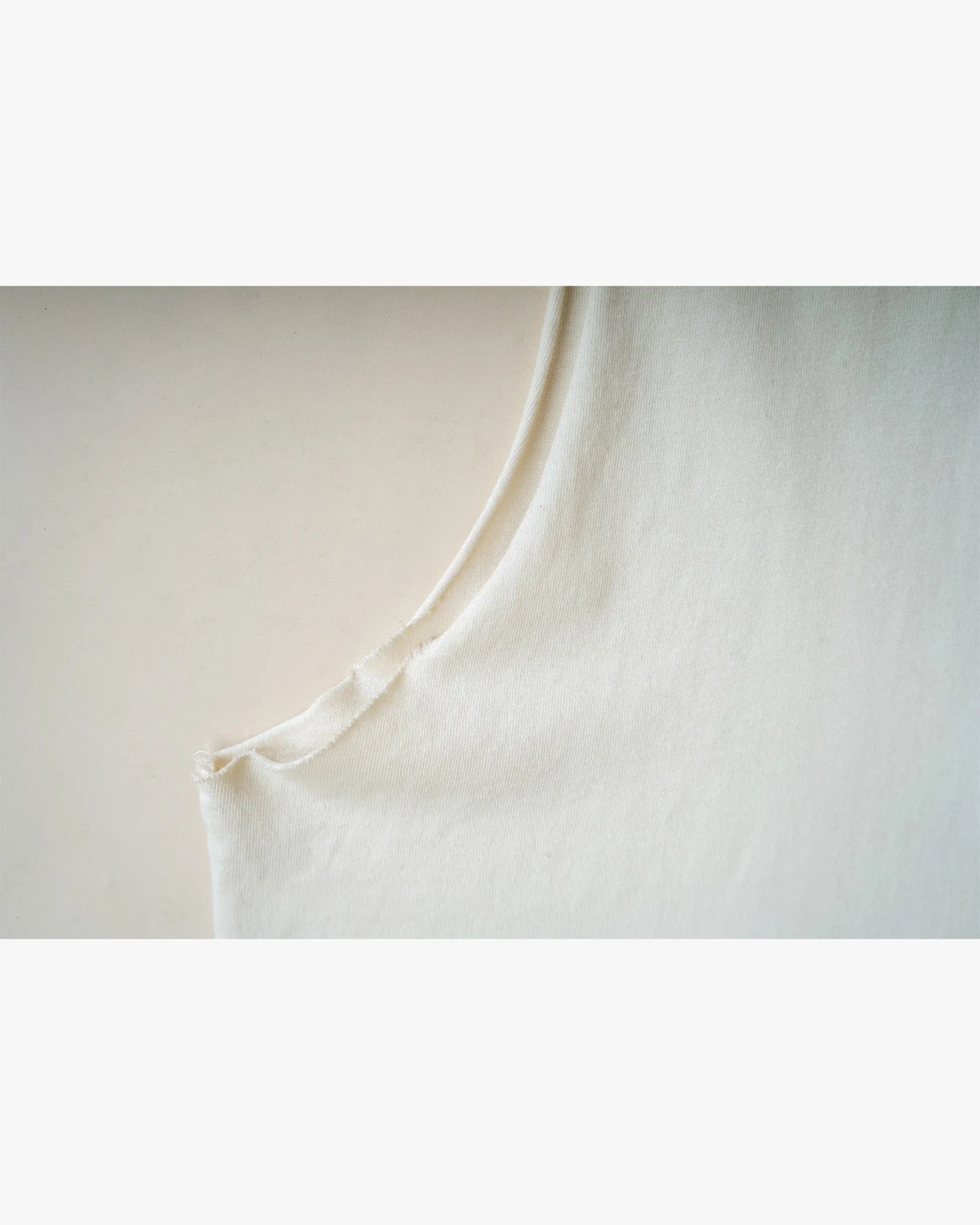 EPTM PERFECT SLEEVELESS TEE - CREAM