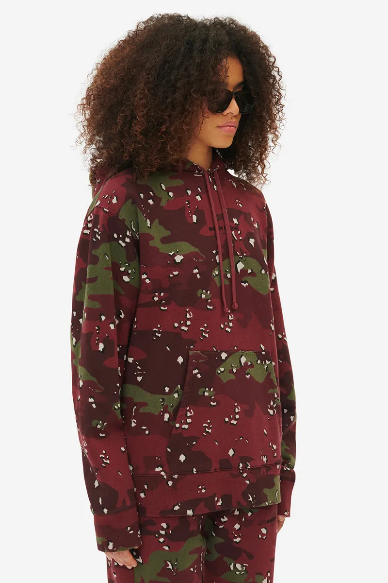 MAISON KITSUN CAMO FOX RELAXED HOODIE WINE LEES DESIGN