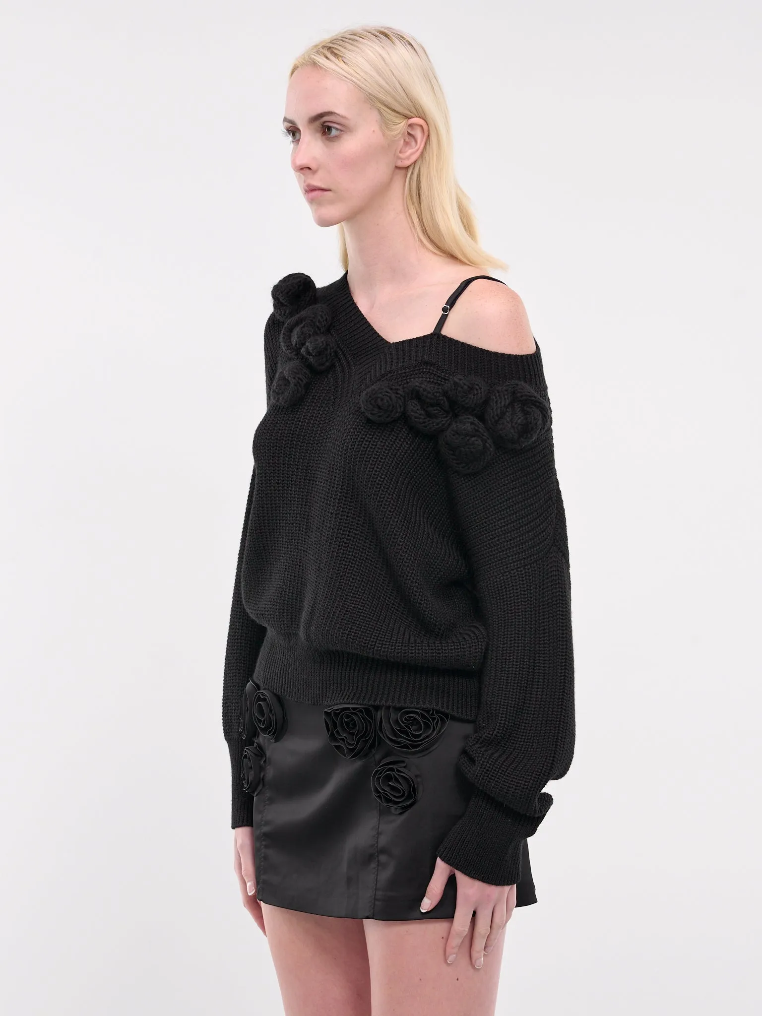 Off-Shoulder Sweater (FW2441-BLACK)