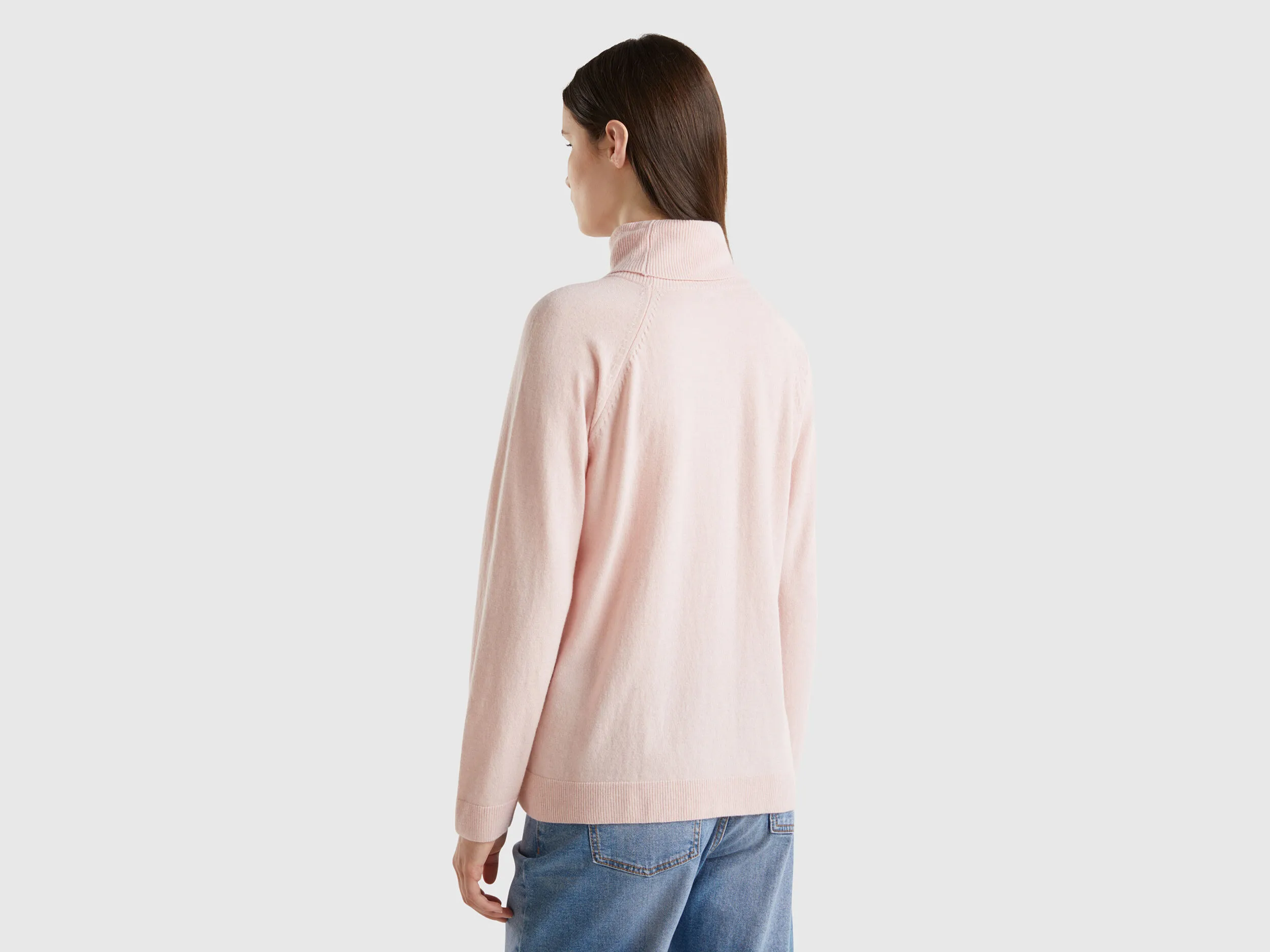 Pastel pink turtleneck in wool and cashmere blend - Pastel Pink | Benetton